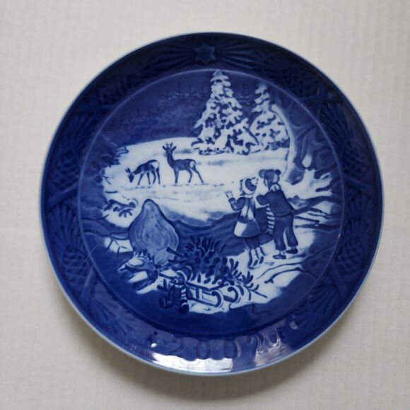 Royal Copenhagen Other - 2002 Royal Copenhagen Denmark Annual Plate Winter in the Forrest Blue - No Box